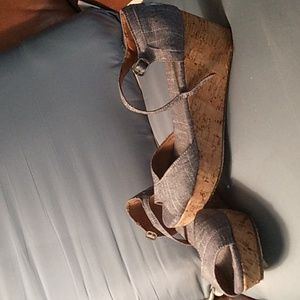 Tom's denim peep toe cork platforms 9.5W